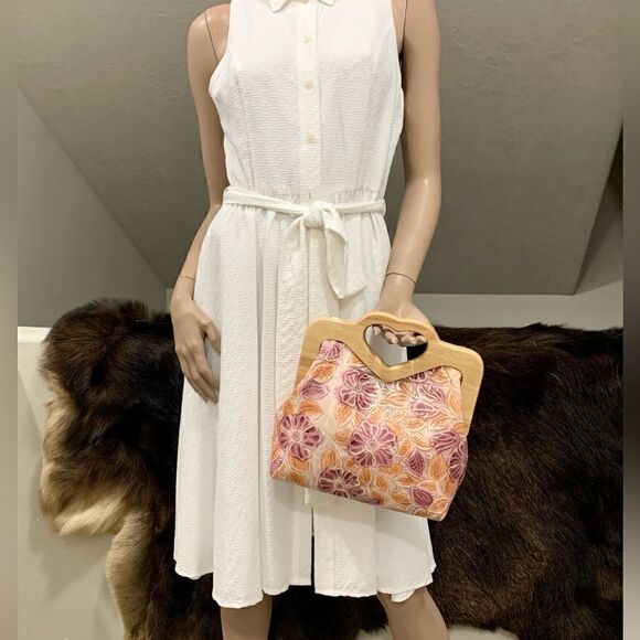 Free Coin Purse With Handmade Genuine Leather Floral Embossed Wooden Frame Bag - Picture 5 of 16